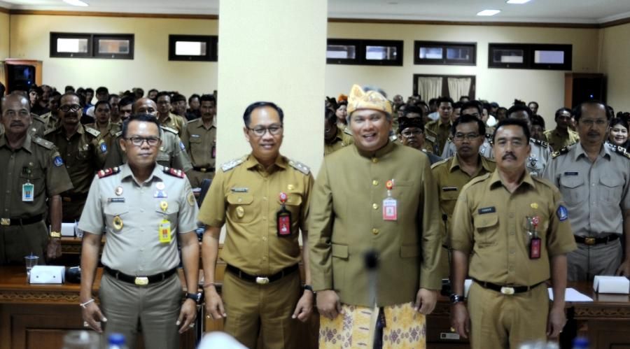 podiumnews.com-Suiasa Ingin Masalah Pertanahan Diselesaikan dengan Cepat dan Tepat